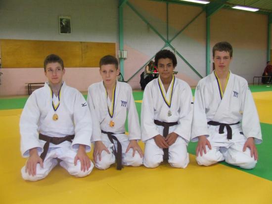 les 4 médaillés au championnat de l'eure cadets