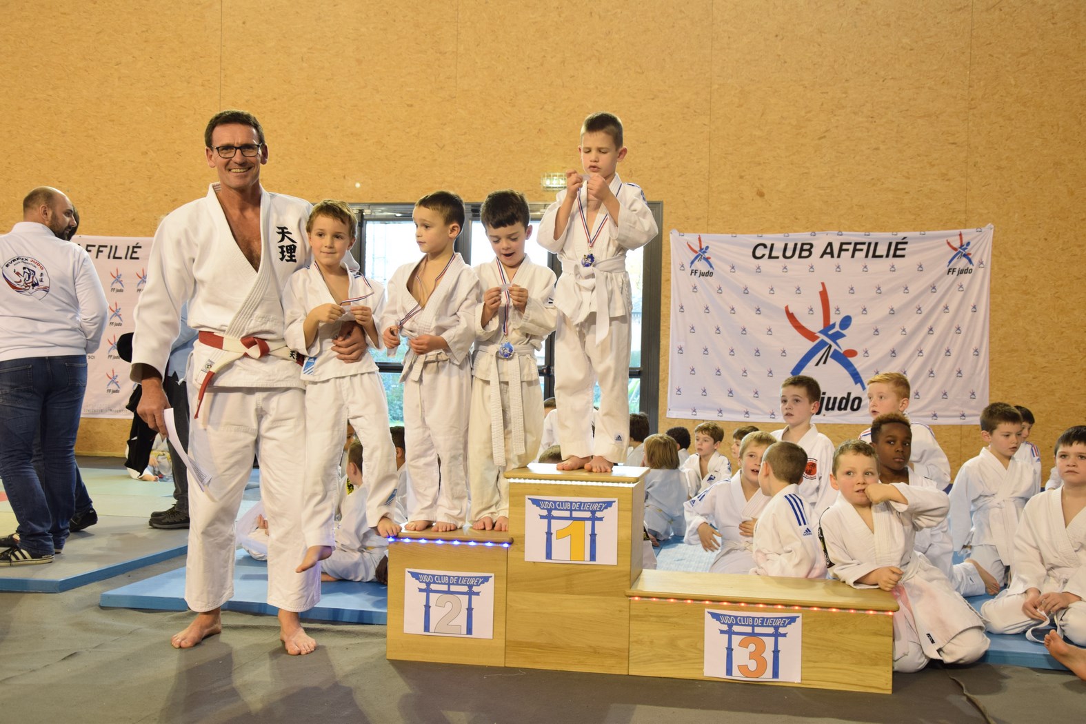 pré-poussins (30) (Copier)